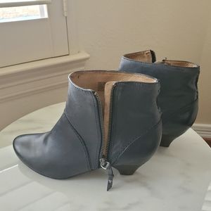 Frye Steffi Black Leather Booties
